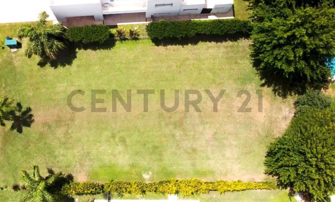 Venta Lote sobre avenida barrio Cadaques, Funes Hill — foto 1
