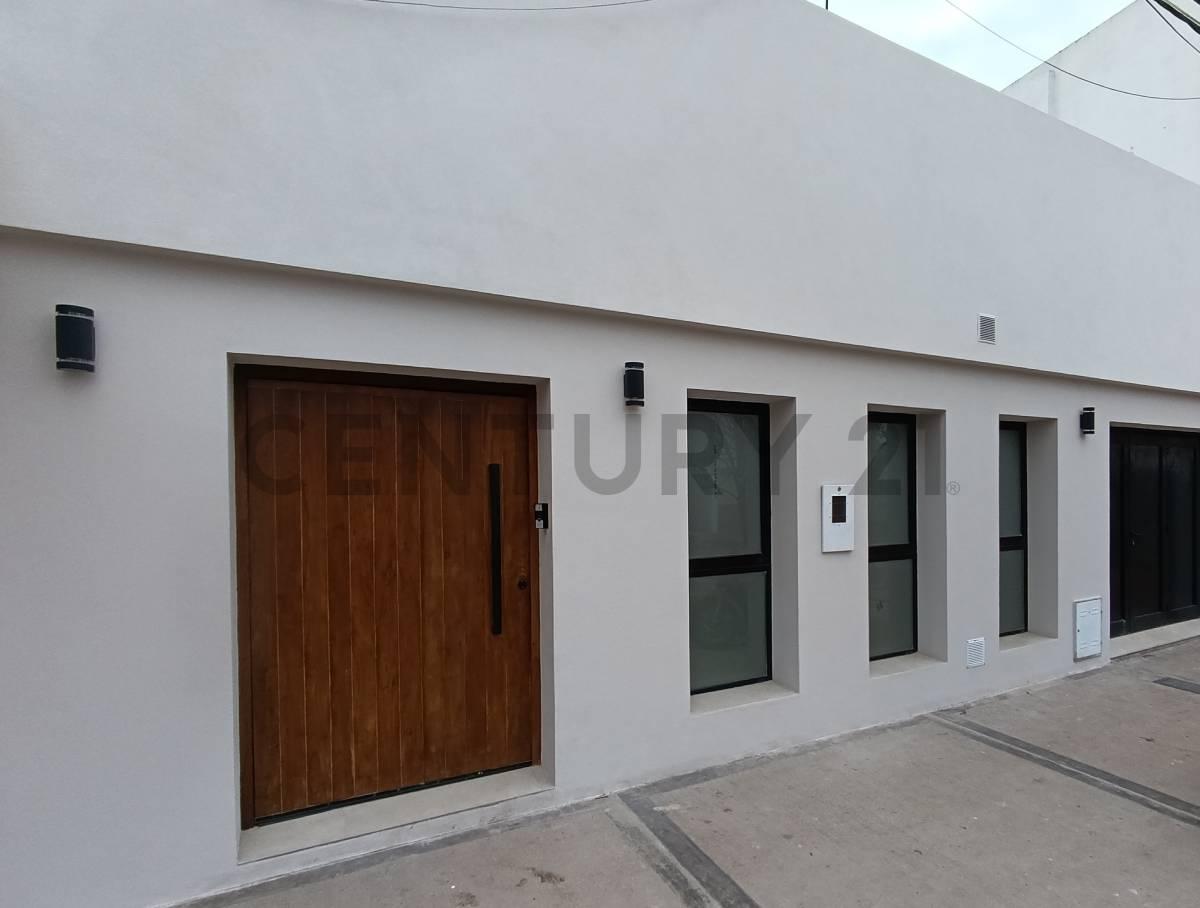 SE VENDE CASA REFACCIONADA A NUEVA EN RAFAELA — foto 1