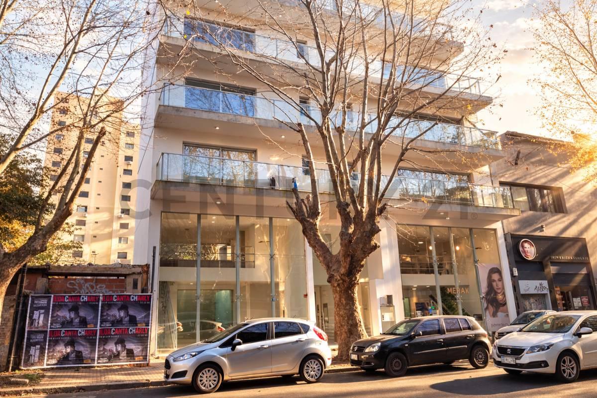 VENTA DE OFICINA CON BALCON EN LA PLATA — foto 1