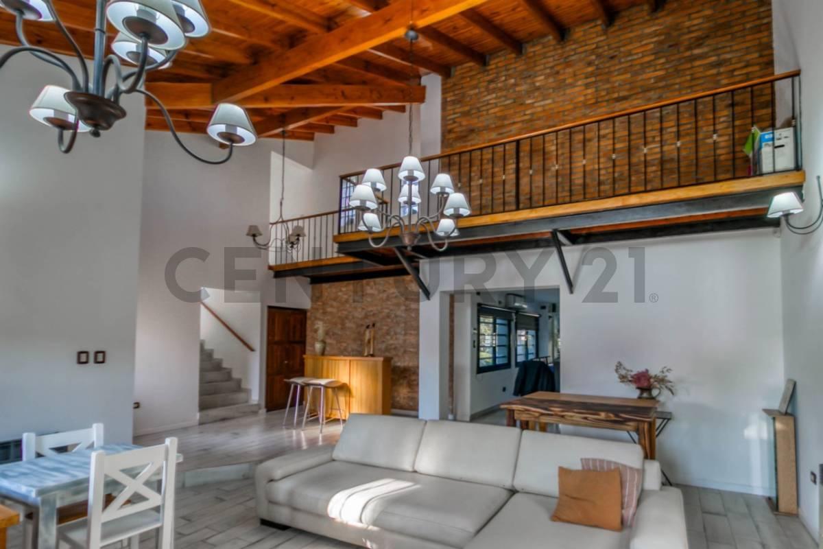 Casa de 3 dormitorios en Villa Castells, Gonnet — foto 1