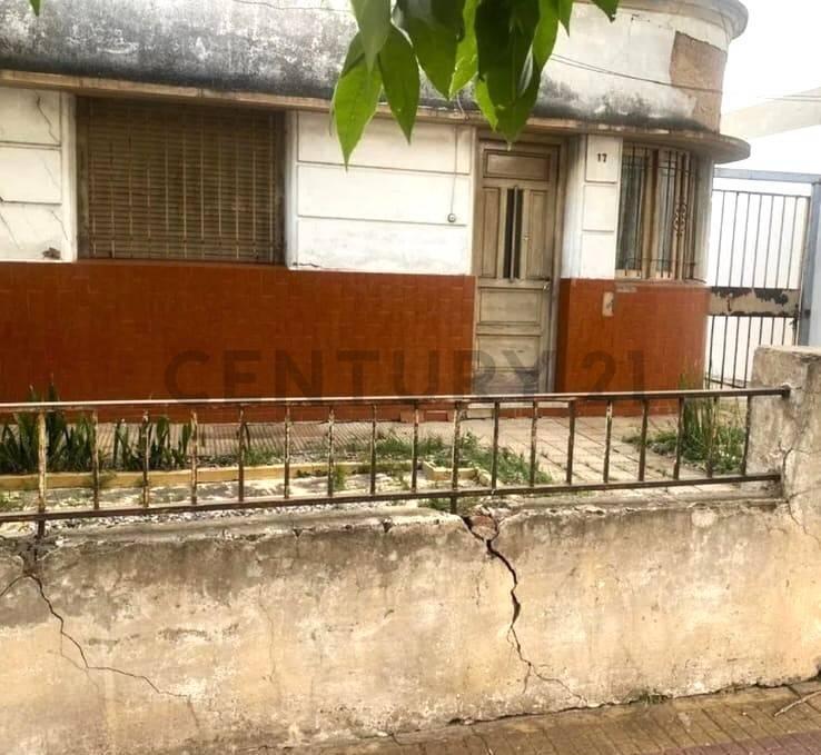 Casa antigua sobre lote de 8 x 34 en La Plata — foto 1