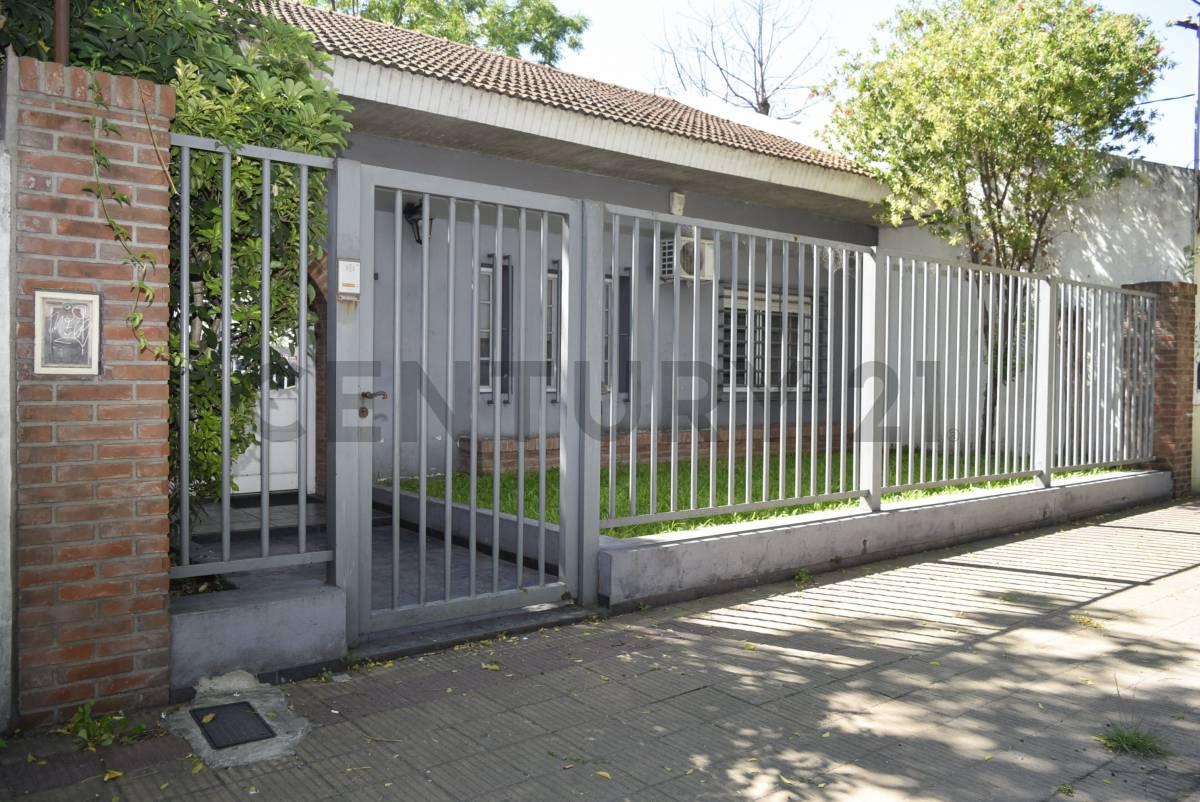 VENTA DE CASA. 4 AMB, COCHERA Y QUINCHO. — foto 1