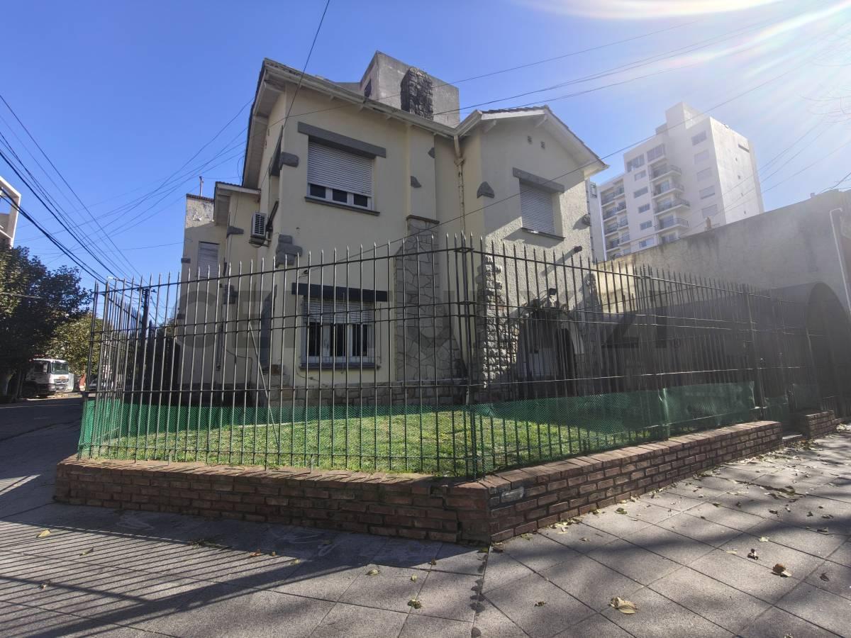 Chalet en venta 5 ambientes en Quilmes — foto 1