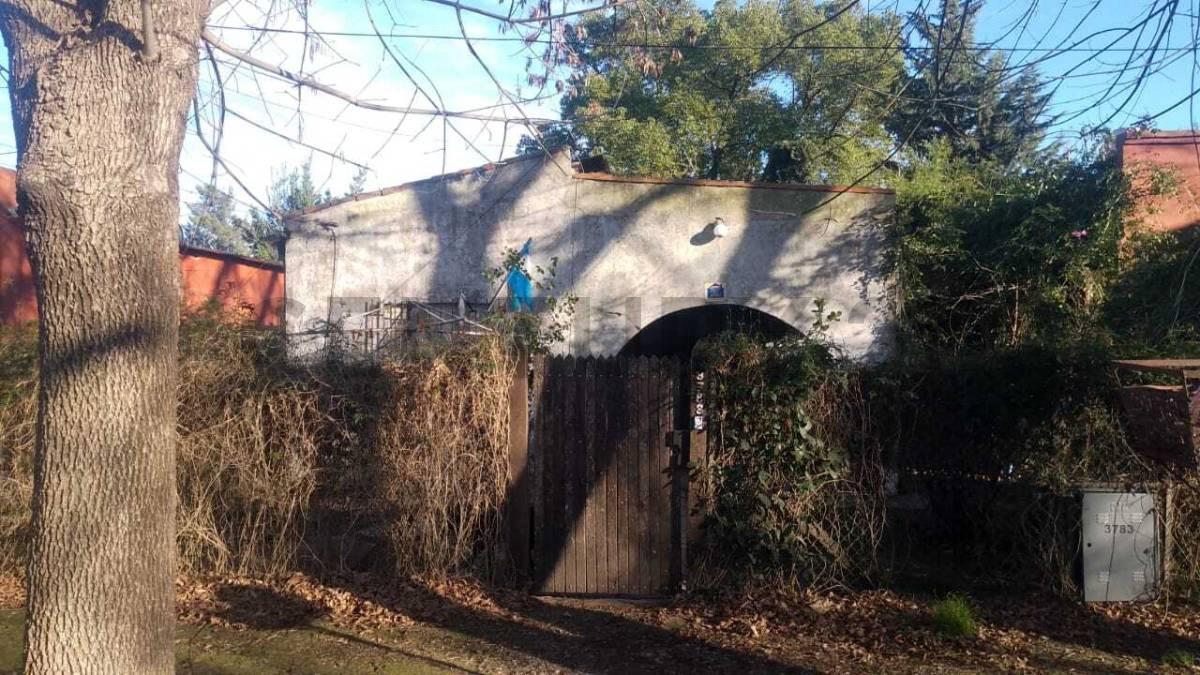 VENTA DE TERRENO CON CONSTRUCCION A DEMOLER/RECICLAR — foto 1