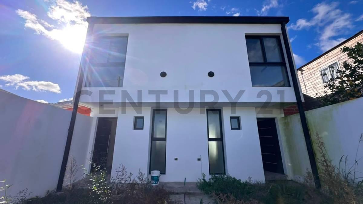 CASA EN VENTA 2 DORMITORIOS 3 BIS E/DIAG 83 & 84 — foto 1