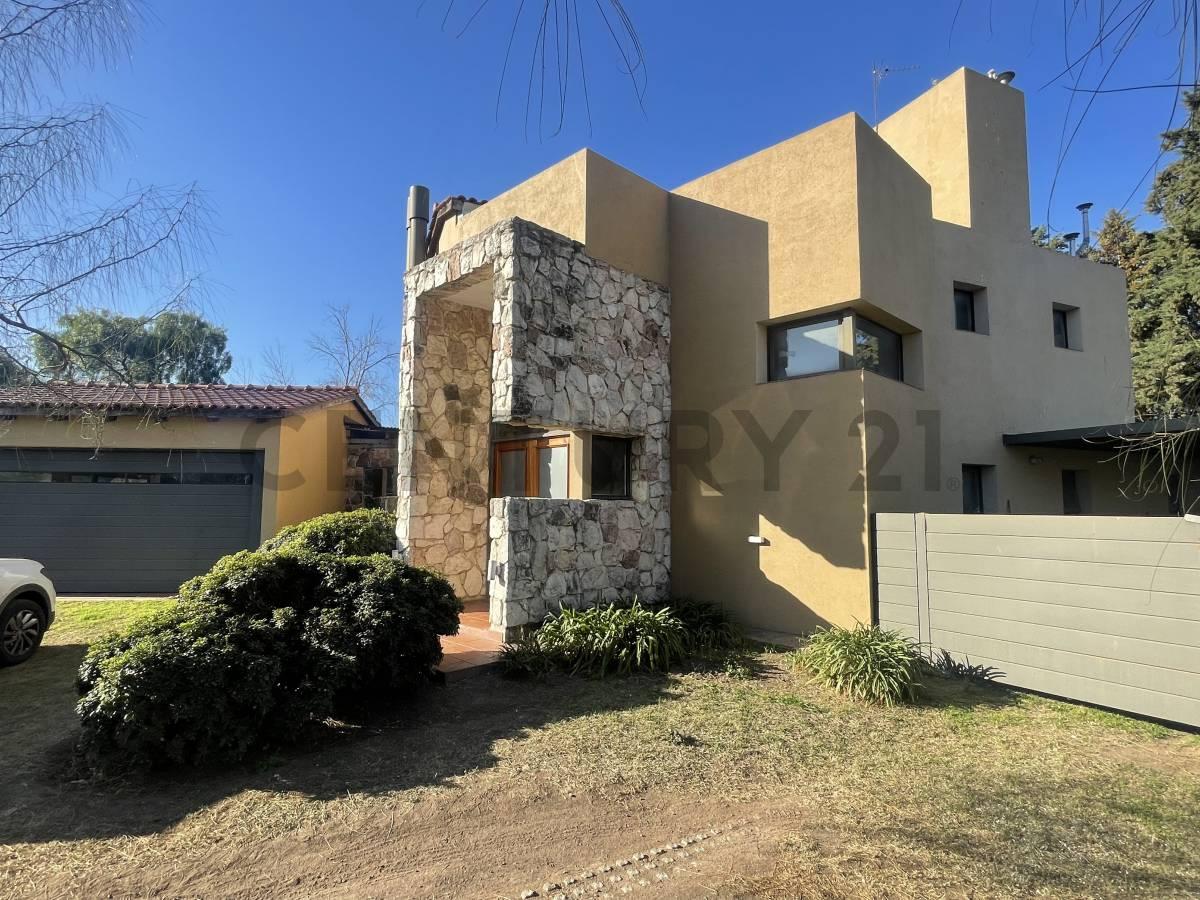 SE VENDE CASA 3 DORMITORIOS MAS ESCRITORIO EN COUNTRY SAN ISIDRO, VILLA ALLENDE — foto 1