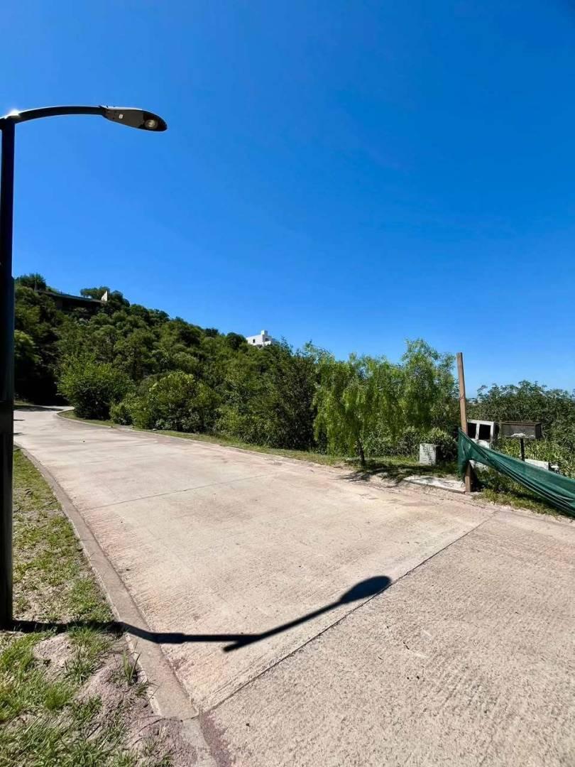 En venta Lote 1800 m2 con vista en La Deseada Country — foto 1