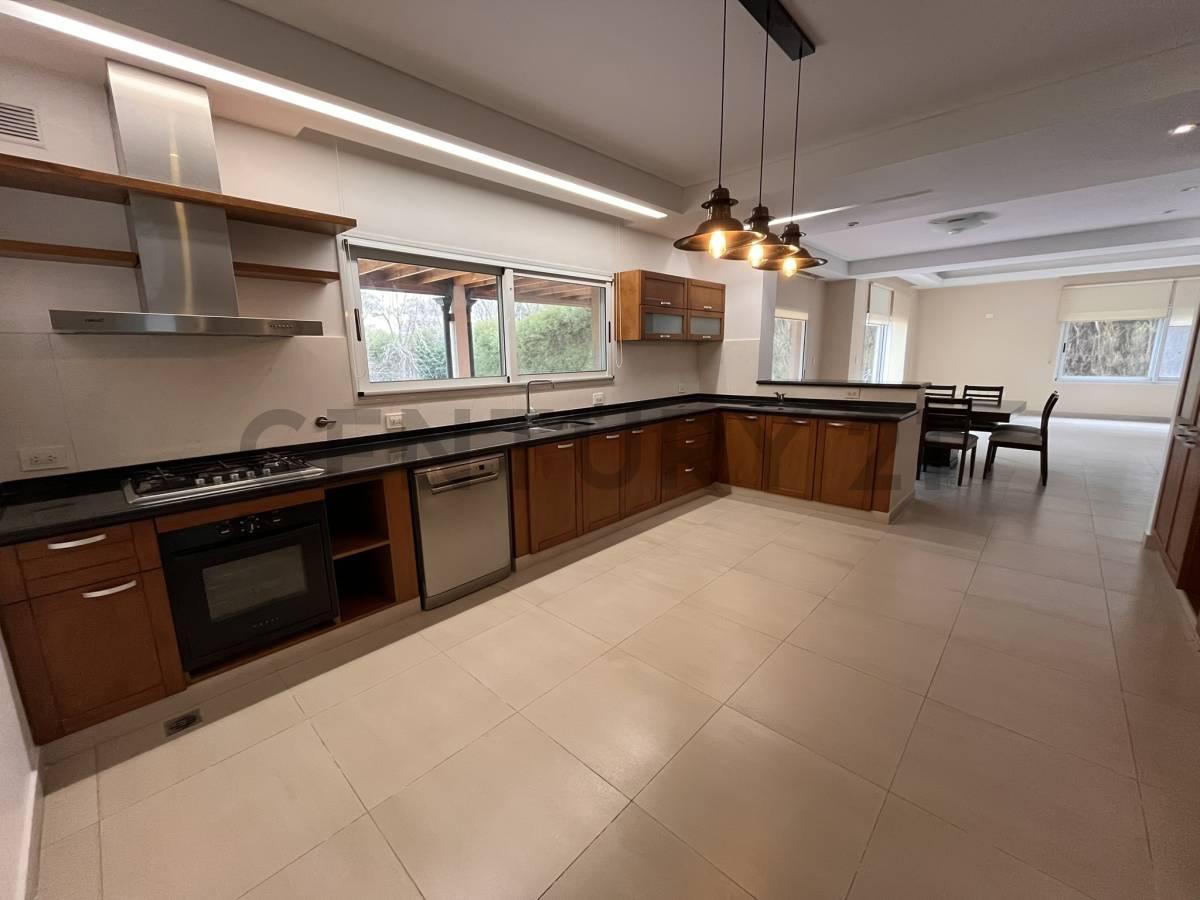 Casa en venta en Grand Bell I de 4 Dormitorios — foto 1