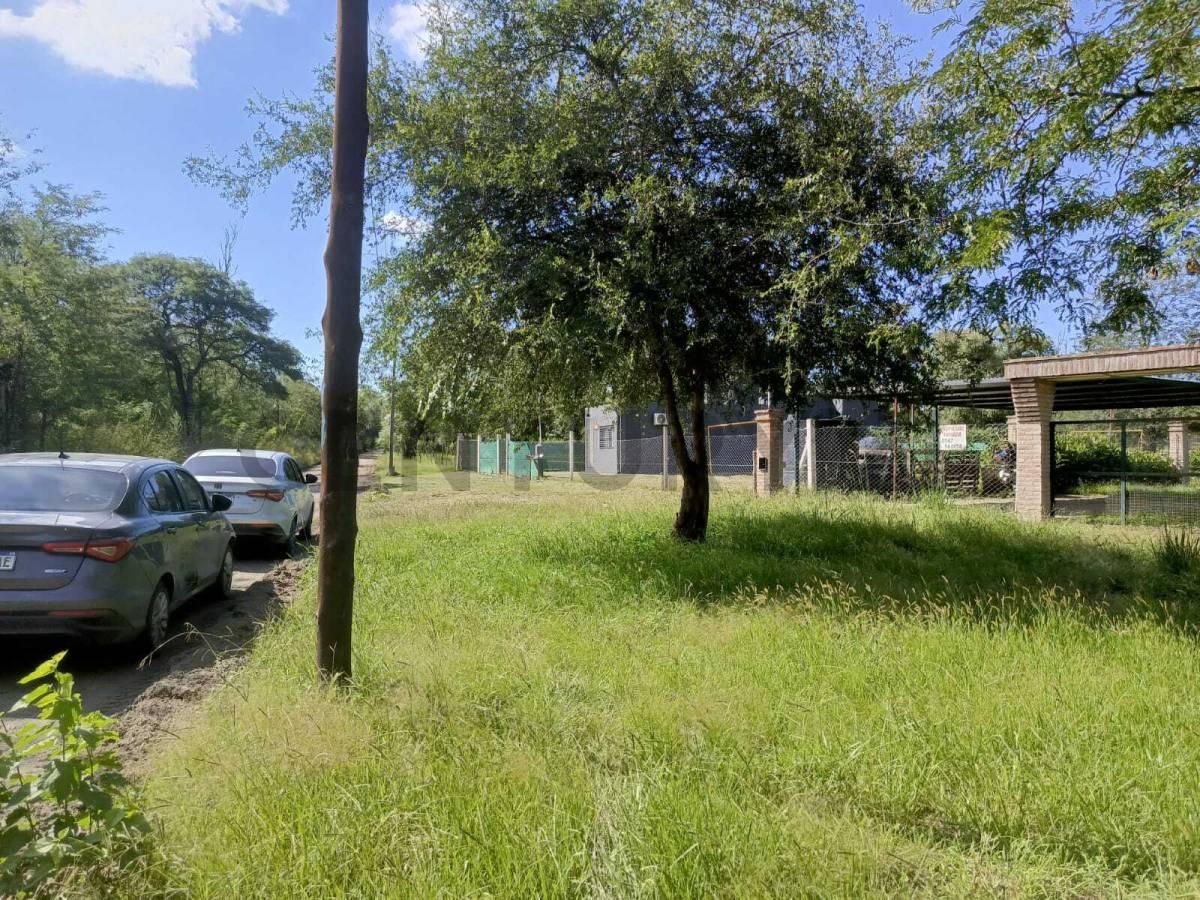 Lote arbolado de 788 m² en Anisacate — A 500 m del río, con servicios y escritura — foto 1
