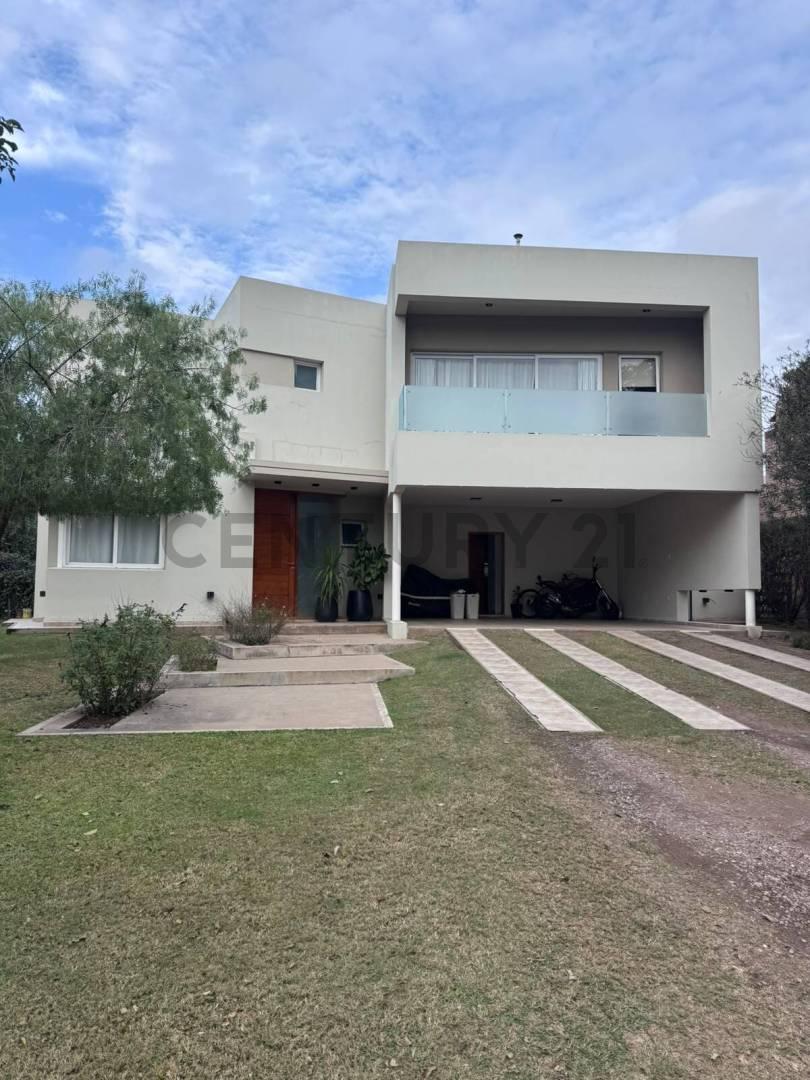 Exclusiva casa en alquiler en Valle Escondido — foto 1