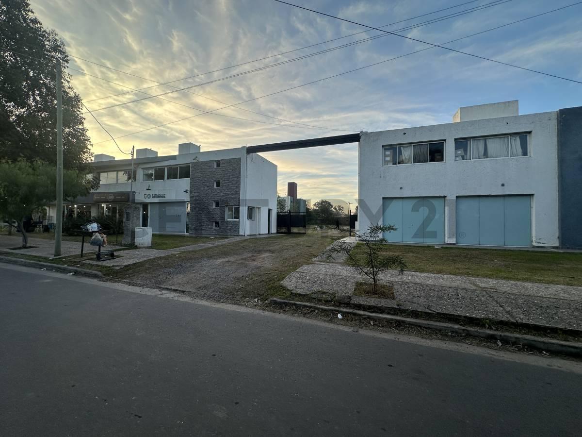 OPORTUNIDAD Desarrollo Inmobiliario c/ Locales comerciales y viviendas + Proyecto — foto 1