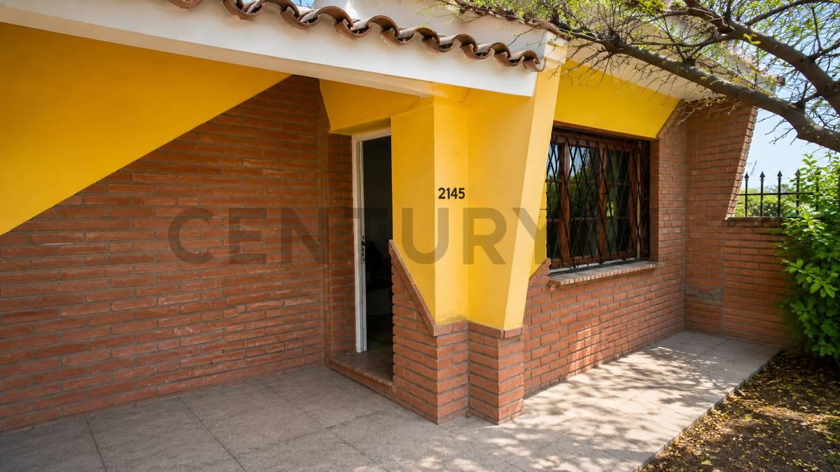 GRAN Casa 3 Dorm. para Reciclar en Venta, 500m2 de TERRENO – Ameghino Sur — foto 1