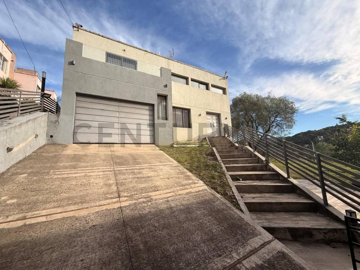 Casa en venta en Río Ceballos | Parque, pileta y a metros del río. — foto 1