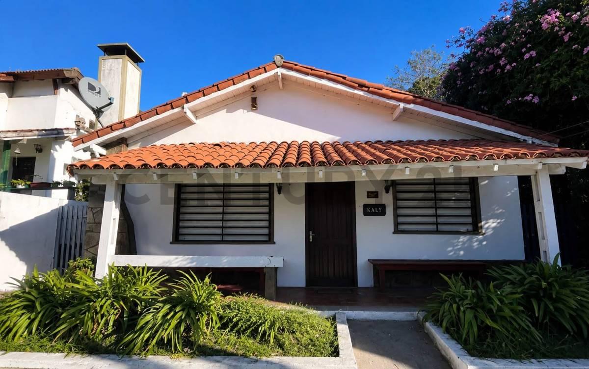 Casa en Venta 3 ambientes en Villa Gesell centro — foto 1