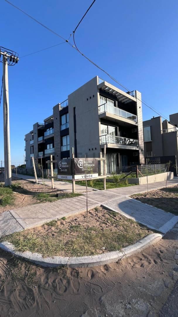 Venta departamento 2 ambientes en Mar de Ostende frente al Mar con cochera cubierta balcón y terraza — foto 1