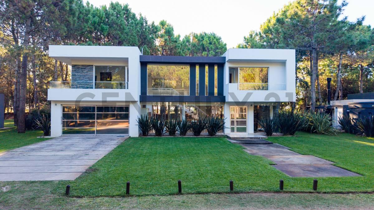 VENTA EXCLUSIVA CASA 6 AMBIENTES BARRIO LA HERRADURA PINAMAR — foto 1