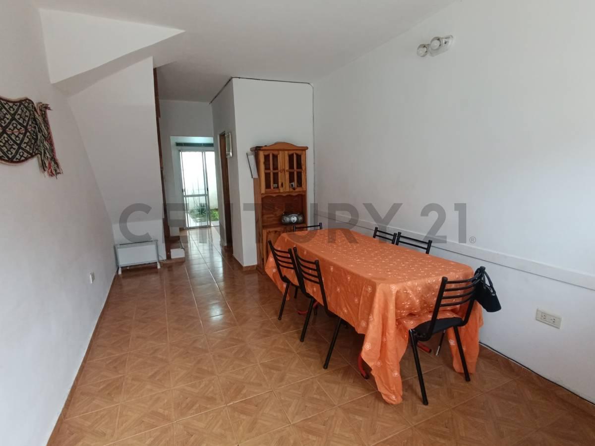 Venta de casa 3 ambientes con cochera y jardín a metros mar en Mar del Tuyu Zona Sur — foto 1