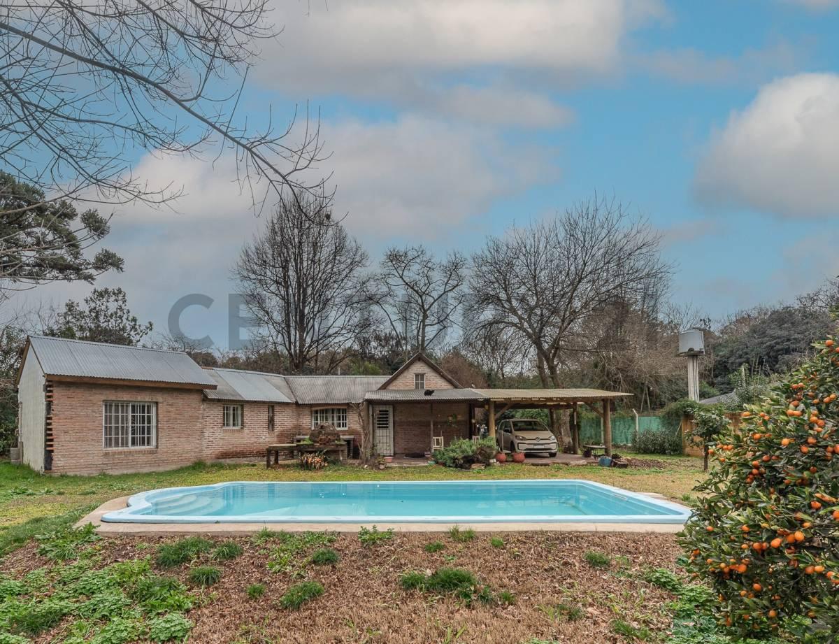 Casa Quinta con Pileta y Gran Parque de 1.336 m² en Loma Verde – 2 Dormitorios — foto 1