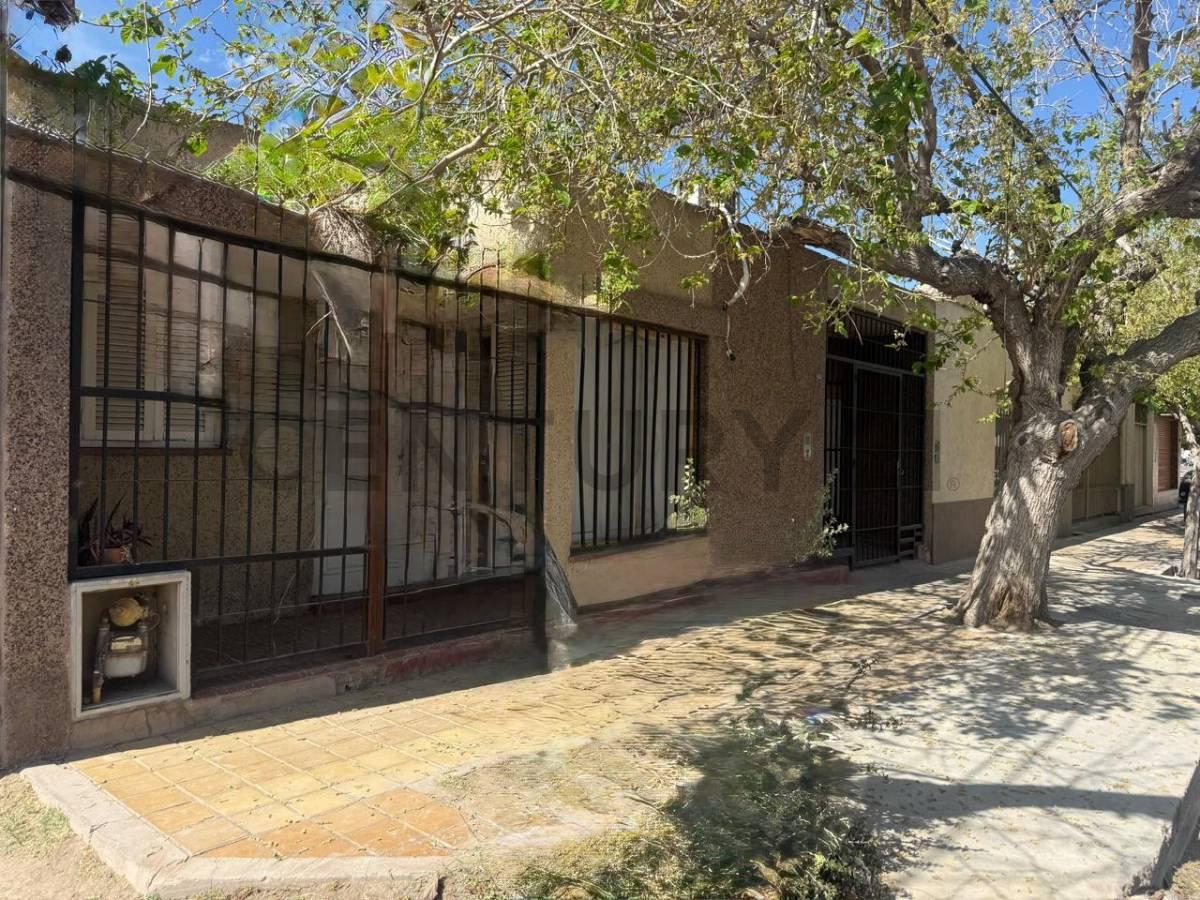 Venta Casa + Tinglado en Trinidad – Lavalle casi Saturnino Sarasa – Terreno 865 m2 — foto 1