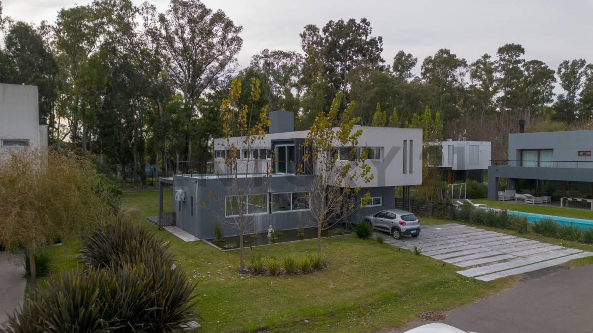 CASA EN VENTA APTA BANCO — foto 1