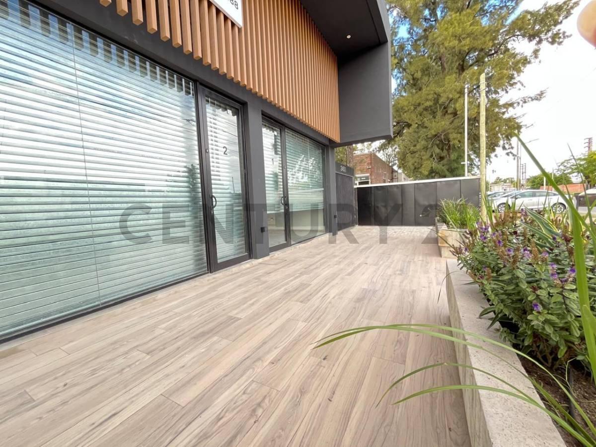 ALQUILER DE LOCAL COMERCIAL A ESTRENAR SOBRE AV. 31, GONNET — foto 1