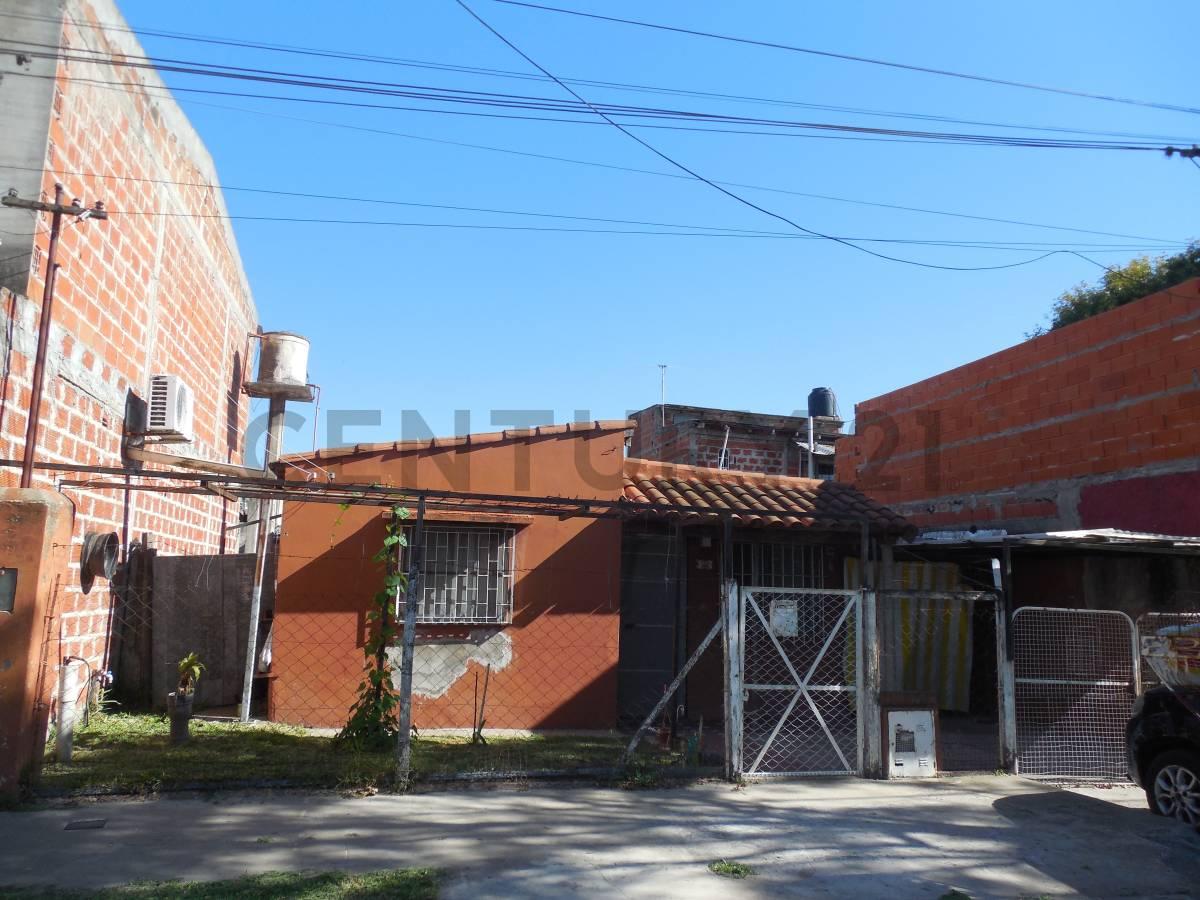 Oportunidad para Inversores – Casa Antigua a Reciclar en Lote de 10 x 21 — foto 1