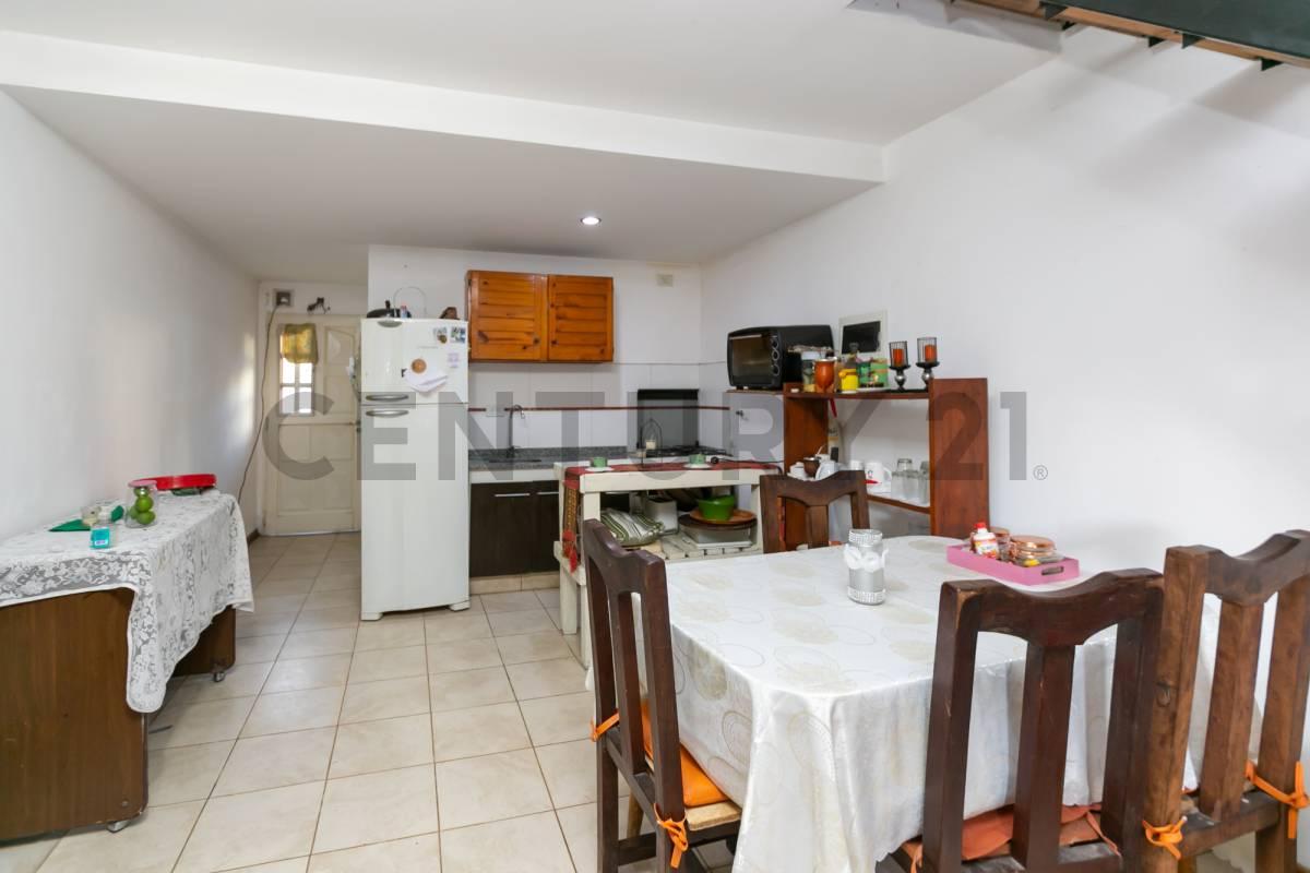 VENTA DUPLEX 3 AMBIENTES EN WILLIAM MORRIS HURLINGHAM GARAGE — foto 1
