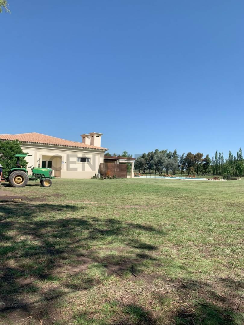 Lote 1056 m² Ubicación Premium en Pinares Golf & CC | Capilla del Señor | — foto 1