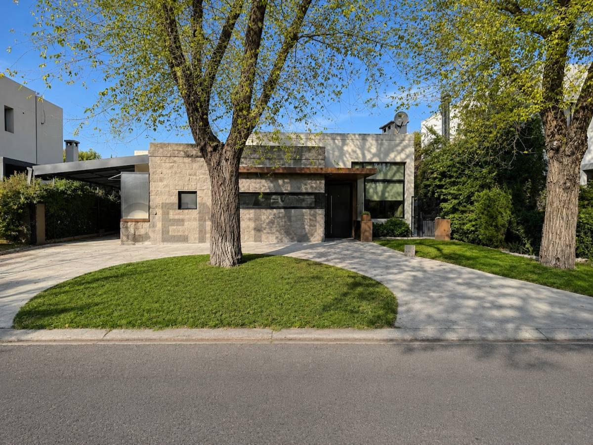 Casa en Venta | Barrio Cerrado Santa María de los Olivos | Una Planta | Lote de 532 m² | Jardín con — foto 1