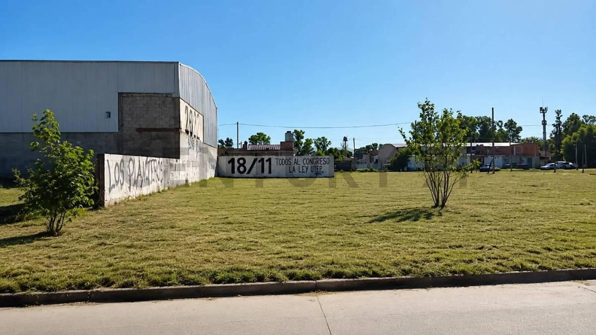 LOTE EN VENTA EN MORENO – 384 M² SOBRE AVENIDA DERQUI — foto 1