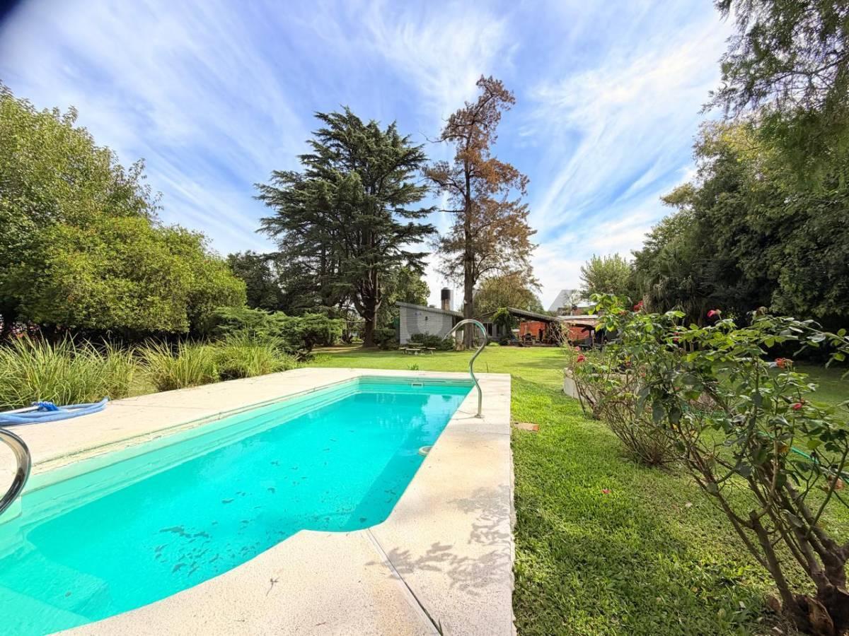 CASA DE 3 AMBIENTES- PARQUE 2000 mts - PISCINA Y GALERÍA – PASO DEL REY — foto 1