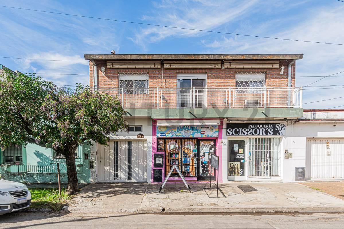 VENTA 3 AMB + 2 AMB + 2 LOCALES + QUINCHO Y GARAGE — foto 1