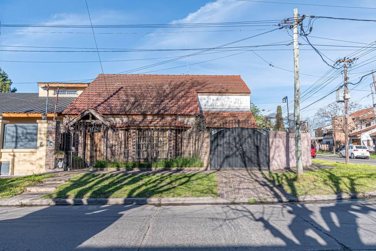 CASA EN VENTA 4 AMBIENTES – CASTELAR NORTE — foto 1