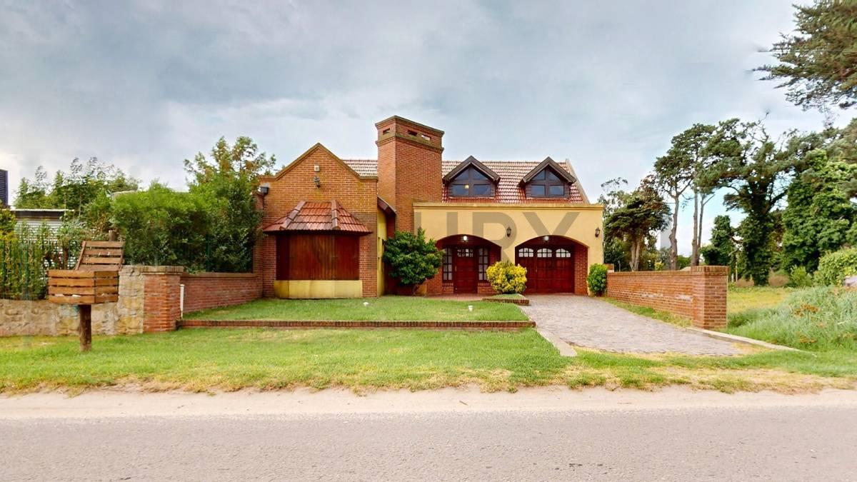 Venta de casa 6 ambientes, Acantilados, Mar del Plata. — foto 1