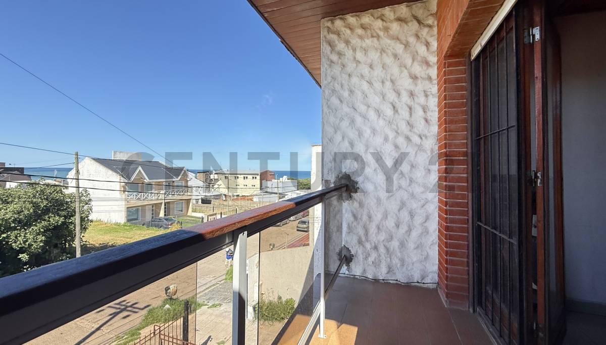 Venta de Duplex 5 ambientes a una cuadra del Mar, Faro, Mar del Plata. — foto 1