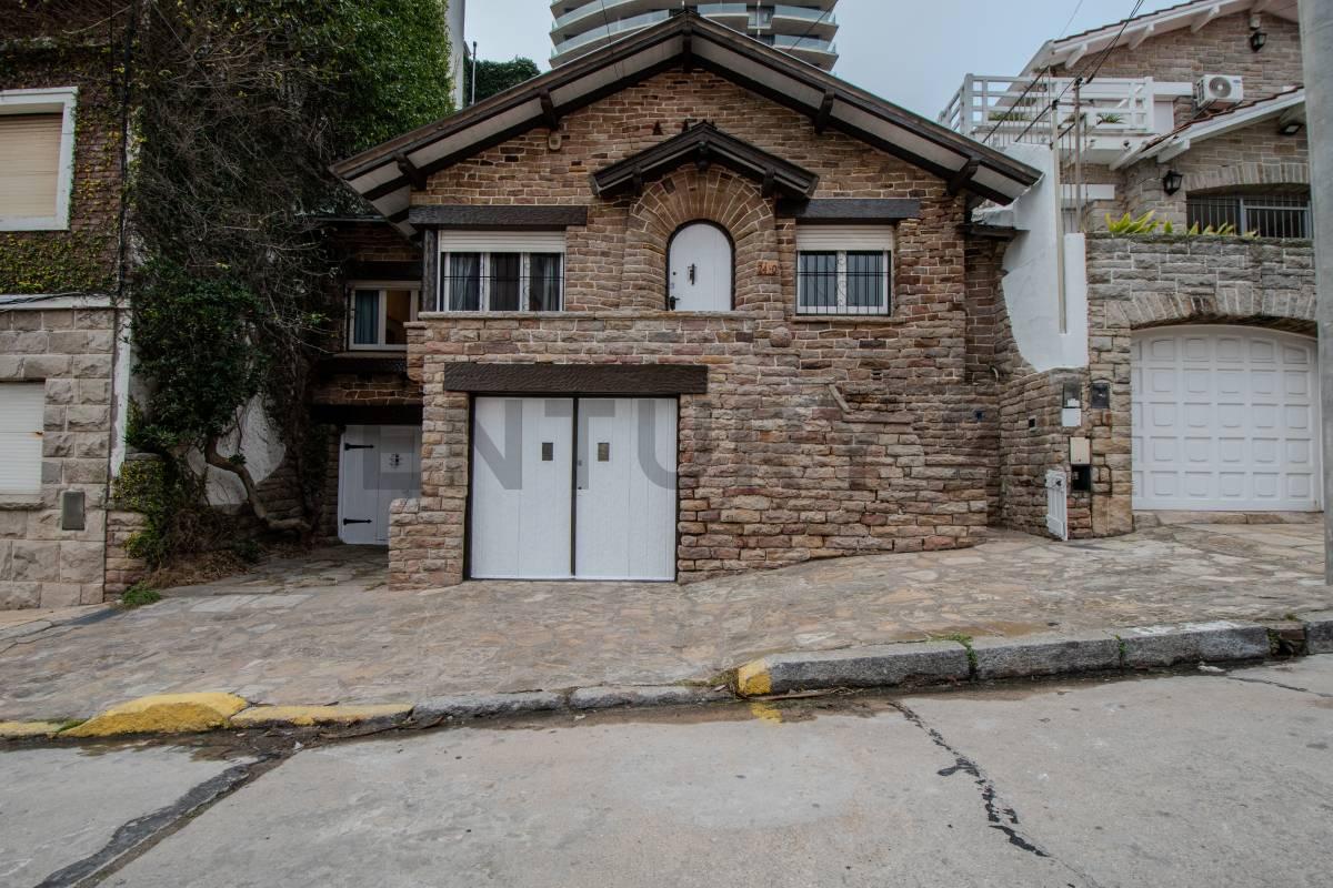 Venta de Chalet en Ph 4 ambientes al frente, Playa Varese, Mar del Plata. — foto 1