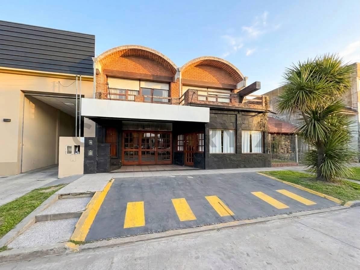 Venta en block sobre lote propio local comercial y departamento de 3 ambientes, Constitución, Mar del Plata. — foto 1