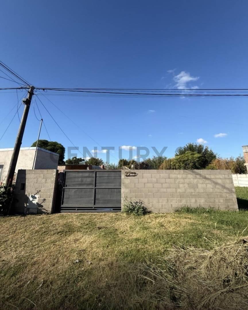 Quinta con amplio parque y potencial de renta - Venado Tuerto — foto 1