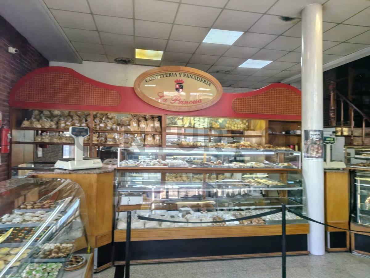 Venta de Fondo de Comercio – Panadería en Esquina con Amplia Superficie — foto 1