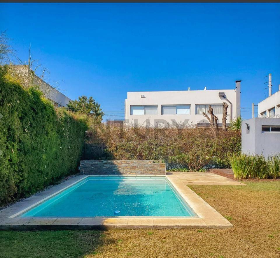 Venta de casa 3 dormitorios, pileta , parrilla barrio Don Carlos — foto 1