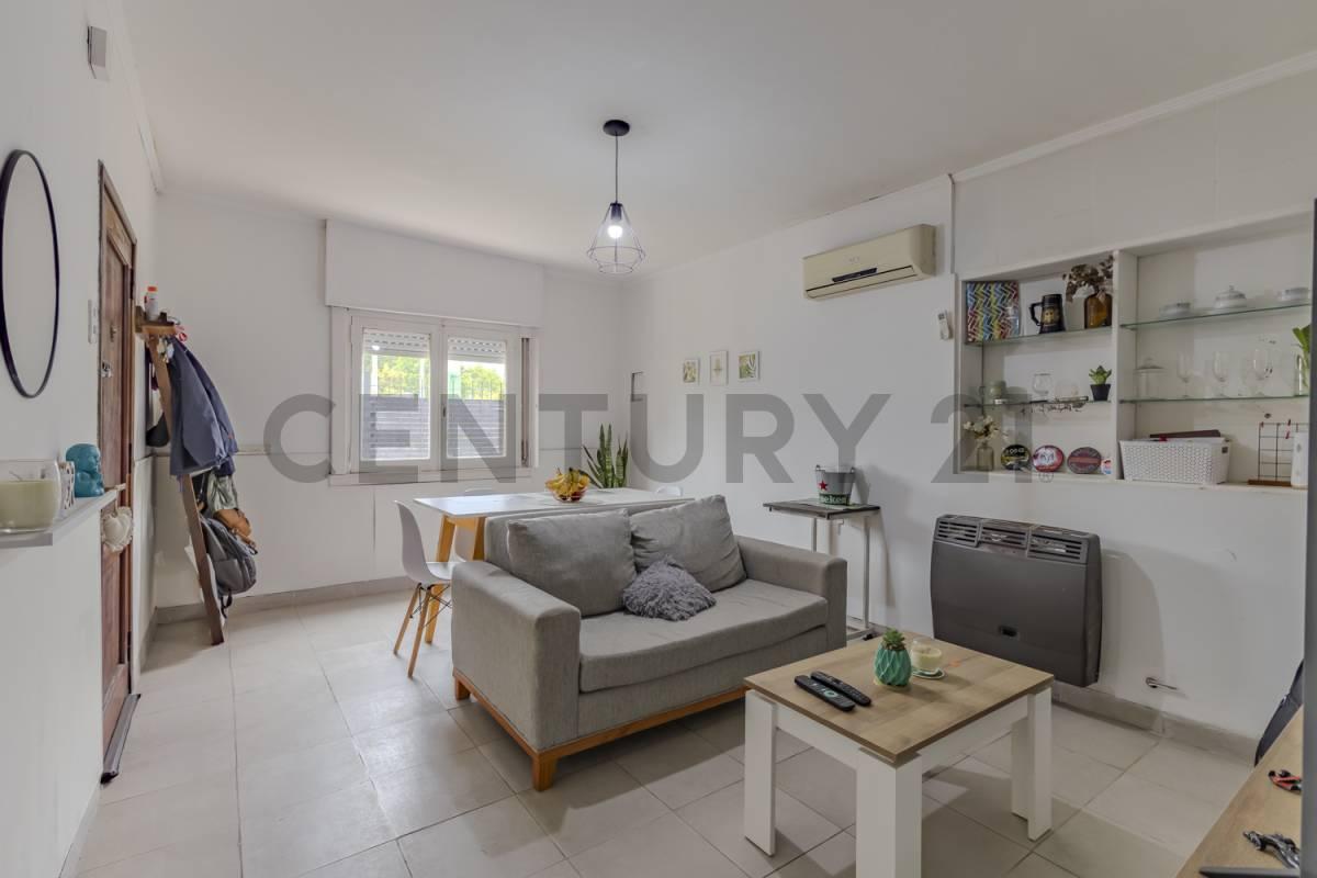 Casa 2 dormitorios a la venta en La Plata — foto 1