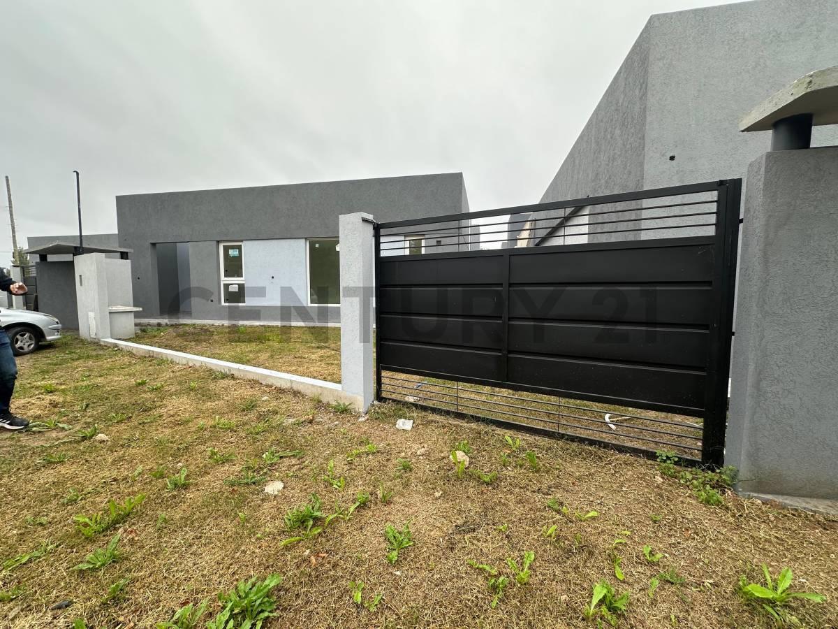 CASA 2 DORMITORIOS A ESTRENAR EN VILLA ELISA — foto 1