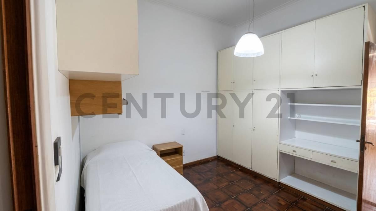 Casa de 2 dormitorios a la venta con patio y quincho en La plata — foto 1