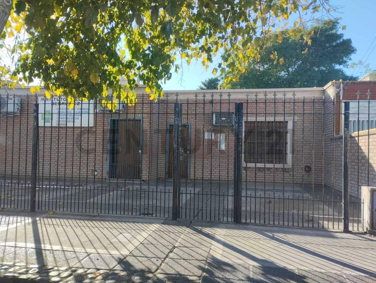 Casa apta para Vivienda Familiar, Clínica o Desarrollo Inmobiliario.. Zona comercial. — foto 1