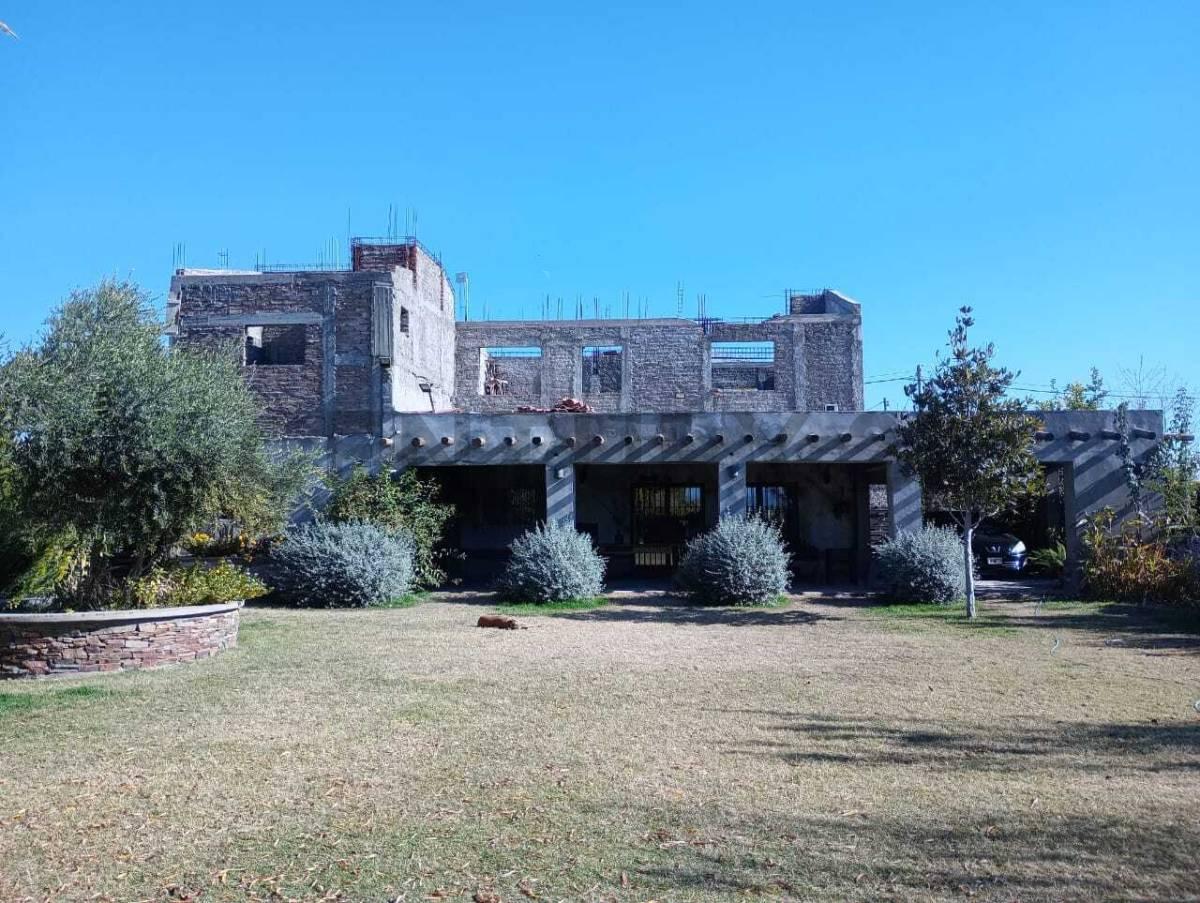 Venta Casa en "El Mogote" gran Jardin, con grandes ampliaciones a terminar — foto 1