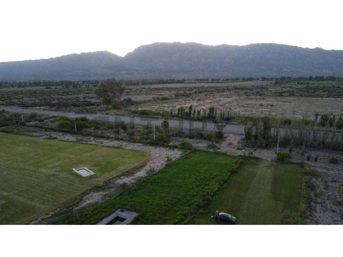 Venta terrenos sobre Ruta 40 entre calle 14 y calle 15 - Pocito 1700m2 a 2100m2 — foto 1