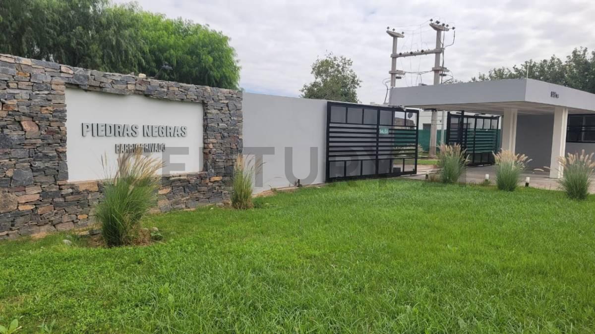 VENTA TERRENO BARRIO PIEDRAS NEGRAS - POCITO — foto 1