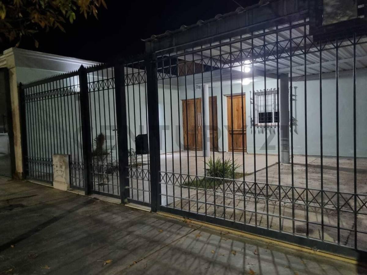 EN ALQUILER - CASA AMOBLADA CON PISCINA EN BARRIO SENDA – RAWSON — foto 1