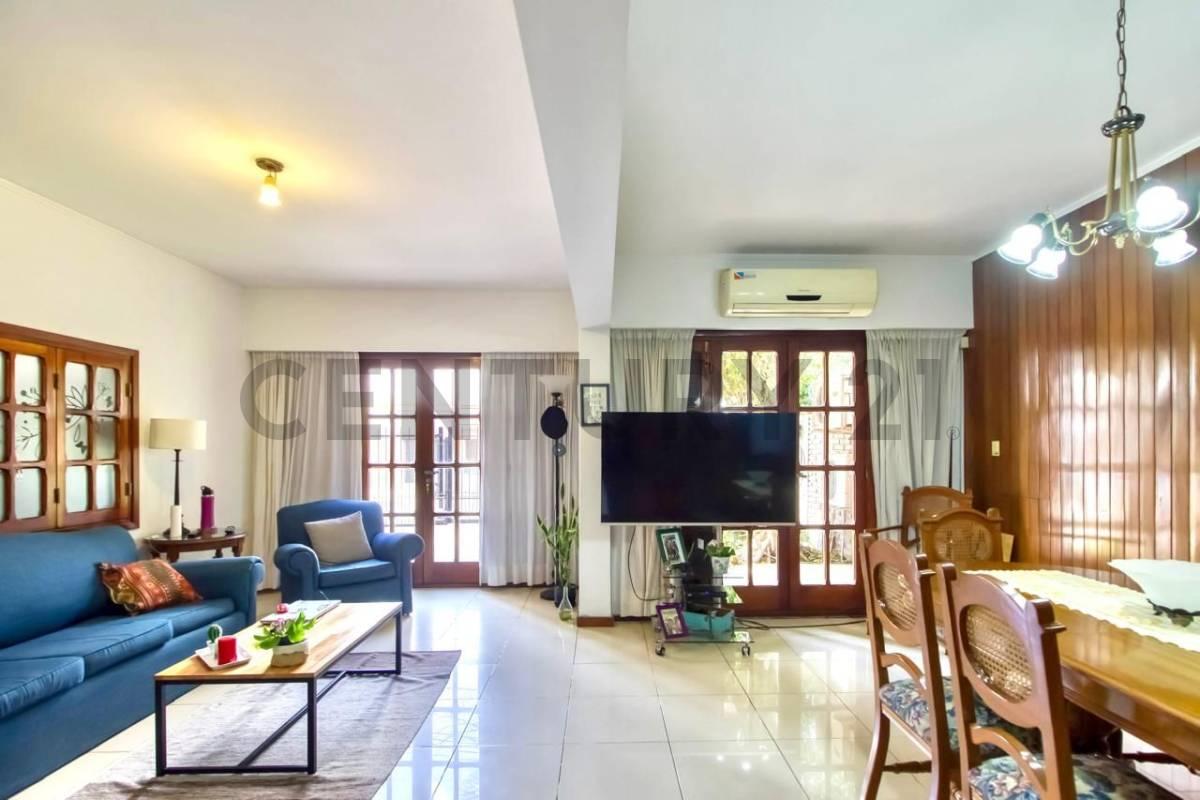 CASA 3 DORMITORIOS | SUITE + PARQUE + QUINCHO + GARAGE | APTO CRÉDITO — foto 1