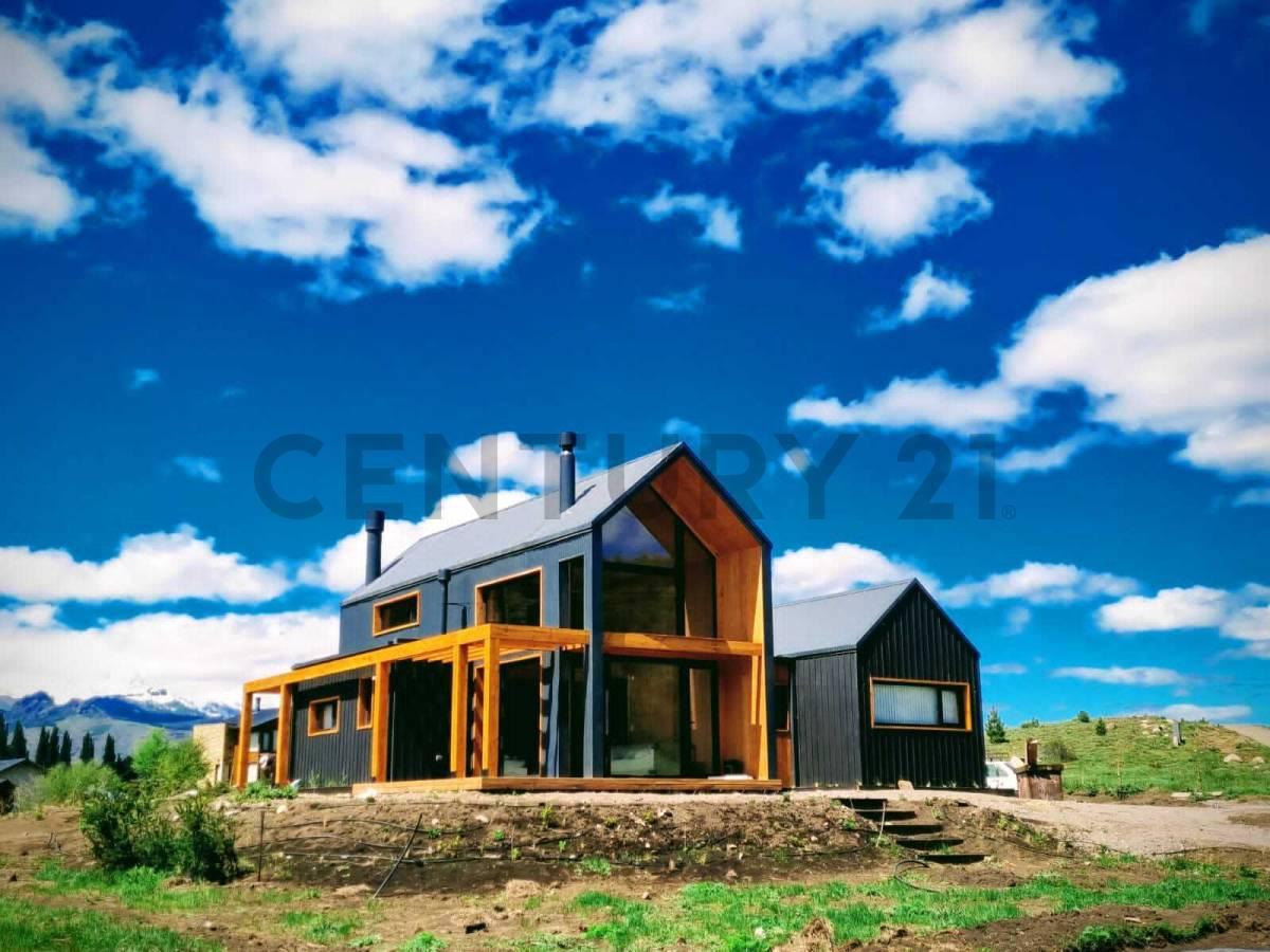 CASA EN VENTA EN SAN MARTÍN DE LOS ANDES. BARRIO NOREGON — foto 1